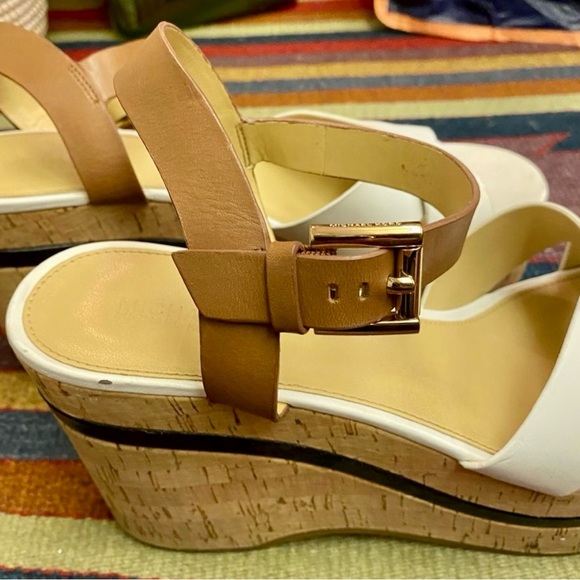 MK white platform sandals w/ black trim & cork sole - Picture 4 of 5